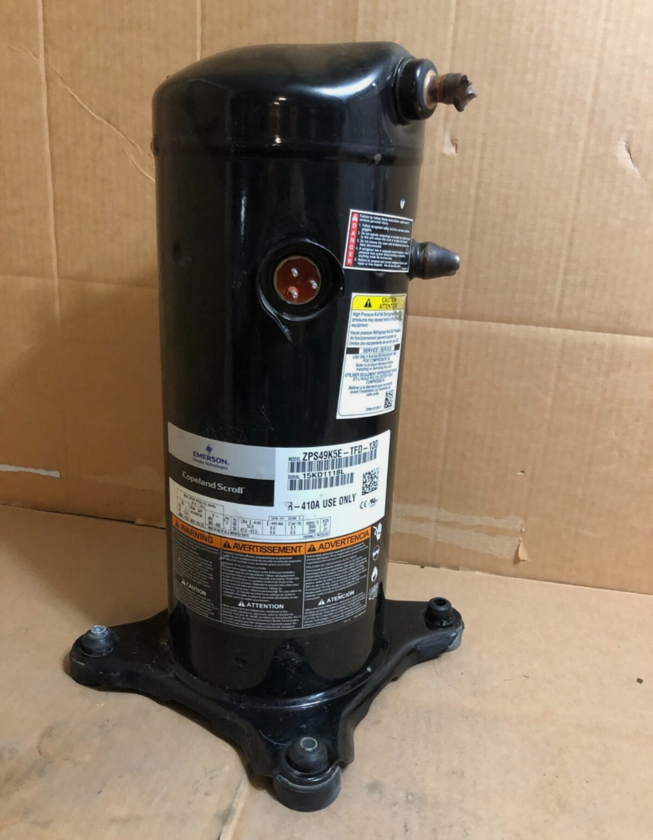 CPLD ZP49K5E-PFV-522